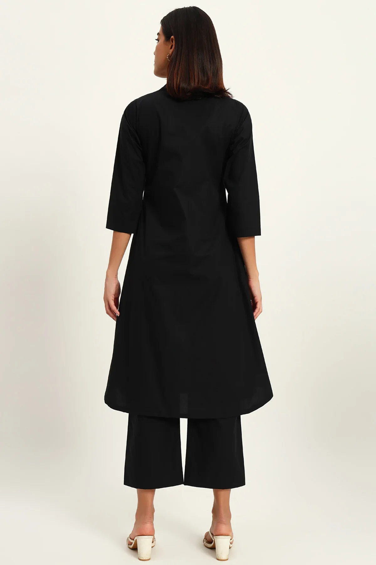 Timeless V Neck Kurta Set, Black - Image 7